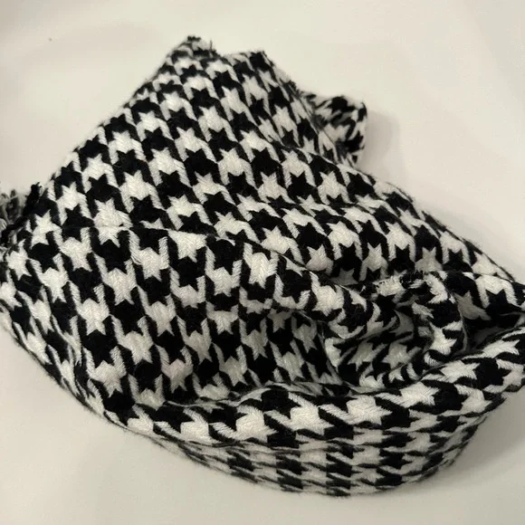 3 scarf bundle - Picture 9 of 14